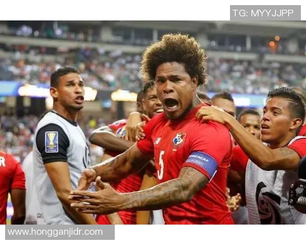 巴拿马足球球星罗曼的成长历程与赛场荣耀故事